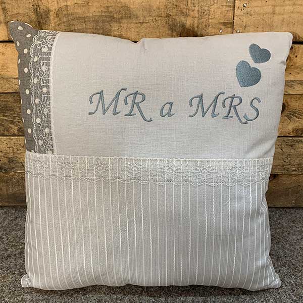 Casgliad Cariad / Love collection