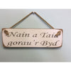 Nain a Taid gorau'r byd - hanging wooden sign